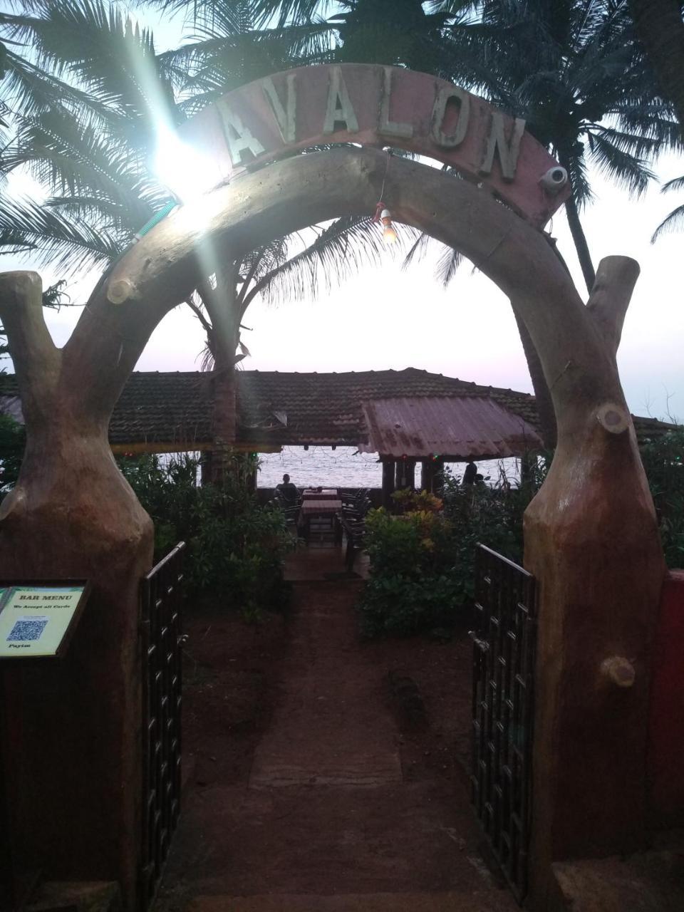 Hotel Avalon Sunset Anjuna Exterior foto